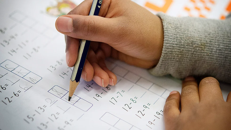 Vinstdrivande skolor kan missgynna svagare elever, menar skribenten. 