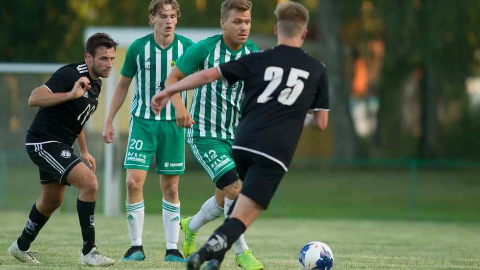 Kim Söderstedt och BK Zeros har planen klar för juni månad. Tre bortamatcher väntar.