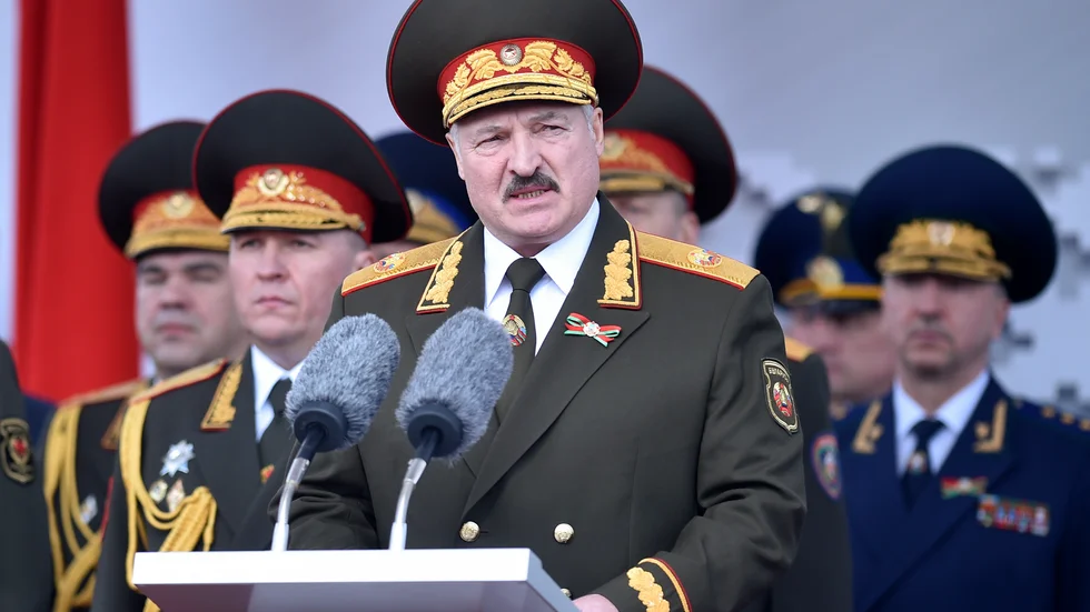 Att någon annan än den sittande presidenten Aleksandr Lukasjenko skulle segra i helgens presidentval i Belarus ser de flesta som otänkbart. Trots det har han en starkare motståndare än på ett decennium.