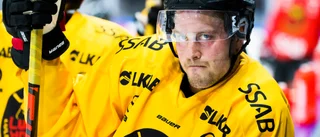 Stjärnan i gips – blir borta i flera veckor: "Jättetråkigt"