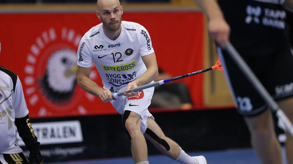 Henrik Stenberg njöt av att kunna göra sin första träningsmatch på fyra år och sin första innebandymatch på ett halvår. 