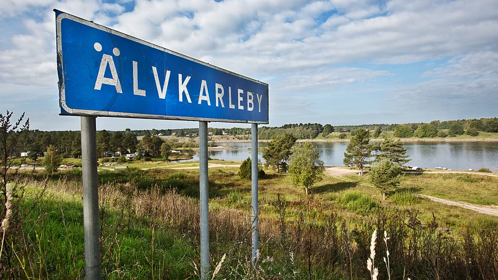 Fyra verktygslådor hittades på orten.