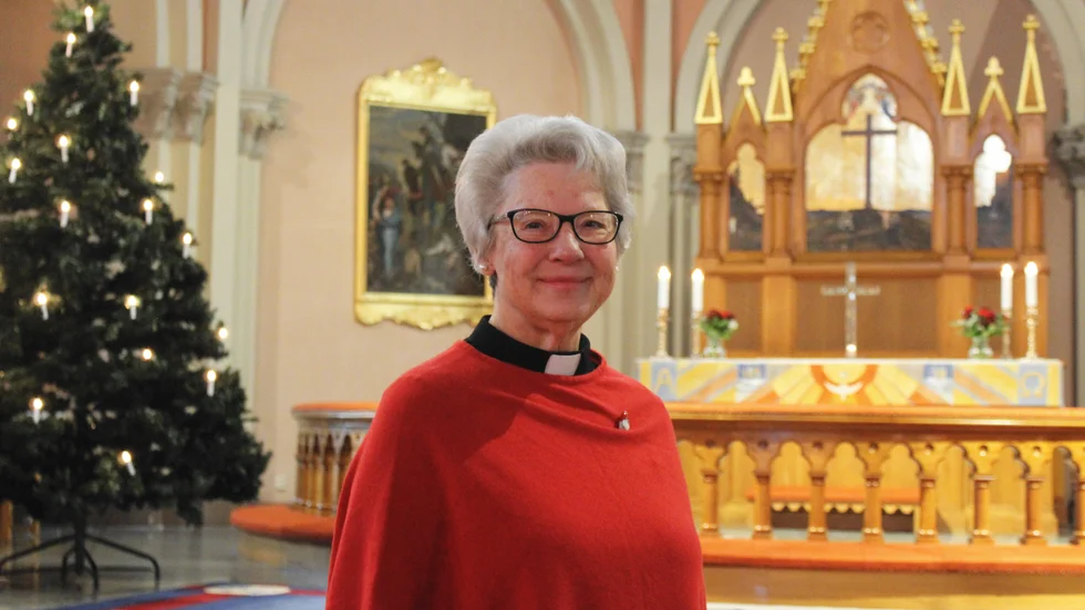 Prästen Britt Alf är egentligen pensionerad, men jobbar extra i Sankt Petri kyrka. Hon var på plats under annandagen.