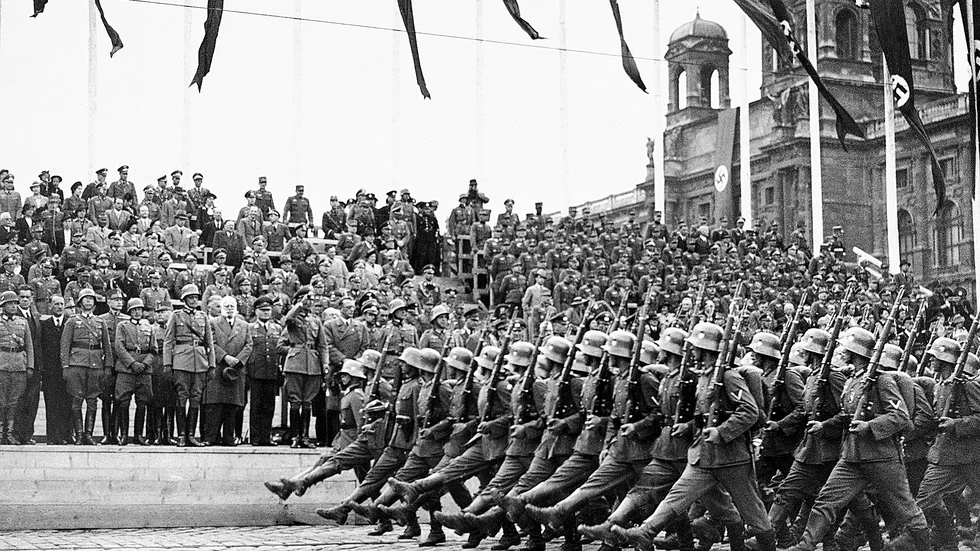 1938 annekterande Tyskland Österike, samma år skrevs texten som insändarskribenten refererar till.