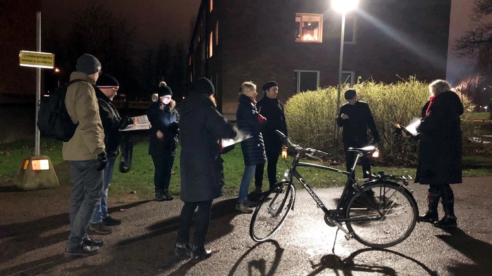 Kammarkören har under vecka 51 sjungit för hyresgäster inom Bostadsstiftelsen Platen.