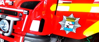 Bilar rökskadade efter brand i garagelänga i Skiftinge