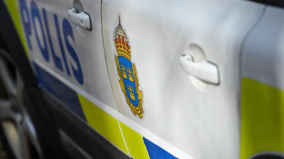 Vid Sommarro söder om Enköping har en stöld gjorts av ett dyrbart båtkapell.