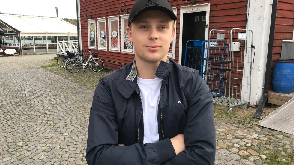 Ny säsong. Viktor Hulthammar var ett fynd från allsvenskan i fjol, från Nässjö. Nu stundar ny säsong och IFK Motala-spelaren får ny roll, som offensiv mittfältare. Han har ett bra skott, särskilt från höger.