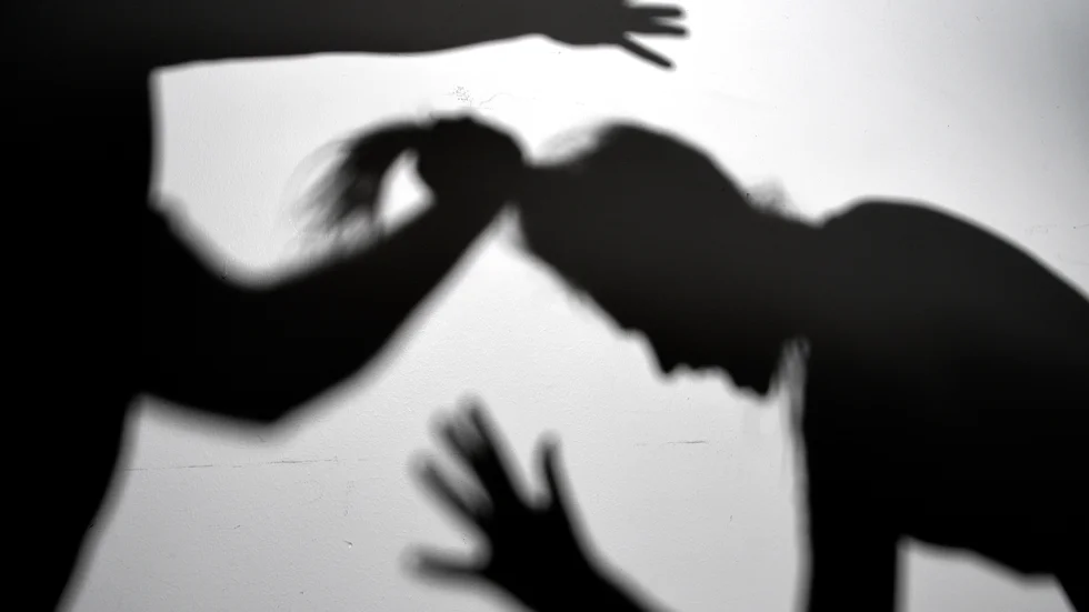 Det behövs många fler satsningar mot våldet mot kvinnor, skriver Cecilia Elving, Lovisa Aldrin och Katarina Zeste, 