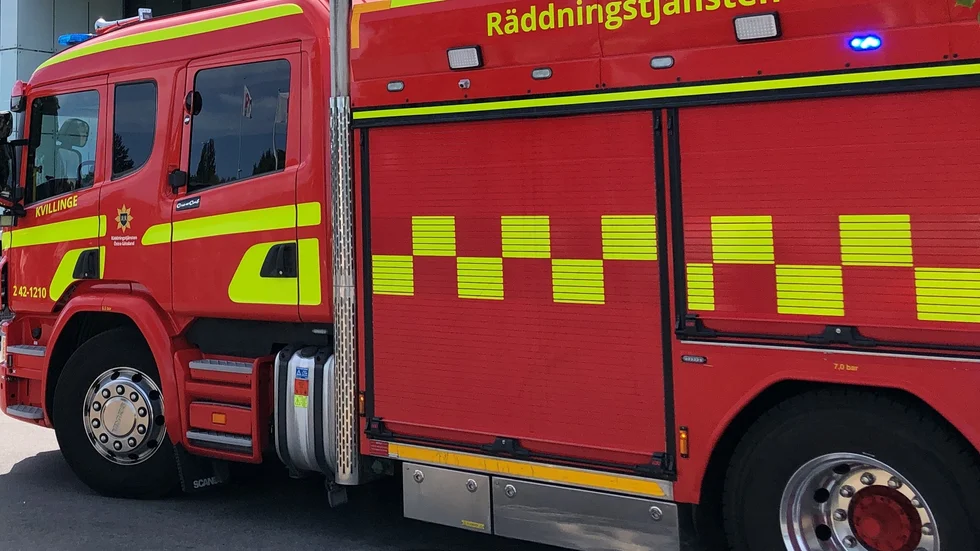 Räddningstjänsten har ryckt ut för att rädda en häst som fastnat i ett dike.