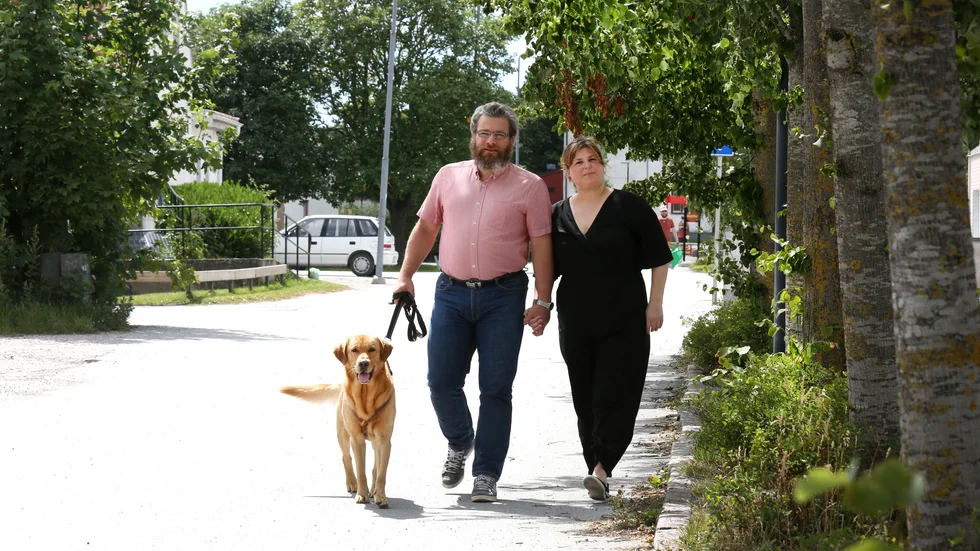 För Robert Balogh och Henriett Csikos fick covid-19 stora konsekvenser. Men mitt i allt det svåra tycker Henriett ändå att det är viktigt att fokusera på det som är positivt: att de allra flesta tillfrisknar.