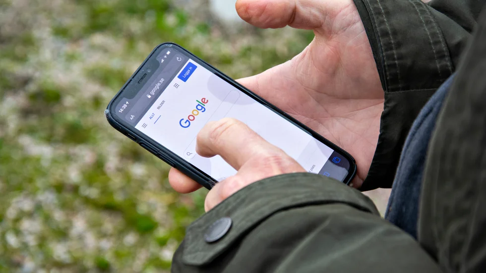 På polisens hemsida finns tips på hur man kan skydda sig från bedrägerier. Man ska inte klicka på okända länkar eller lämna ut sina personuppgifter. Inte heller ska man svara, eller ringa upp, när okända utländska nummer ringer.
