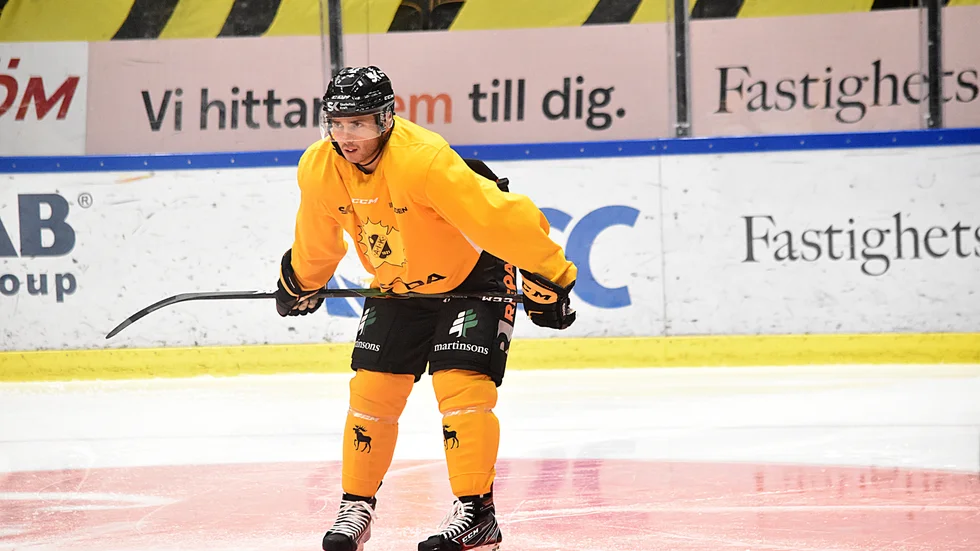 Darren Nowick är redo för spel mot Frölunda efter den lättare knäskada som stoppade honom i lördags mot Örebro.