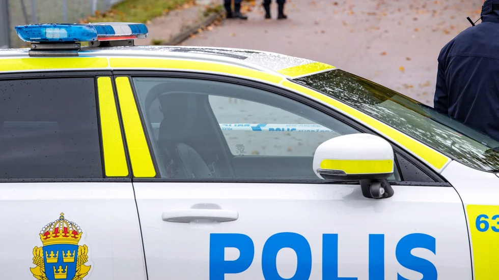 En man i Överum ska natten mot tisdagen ha blivit mordhotad.