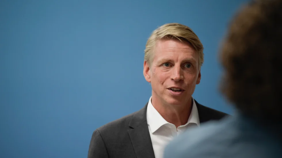 Finansmarknadsminister Per Bolund vill utreda statliga bostadslån. Arkivbild.