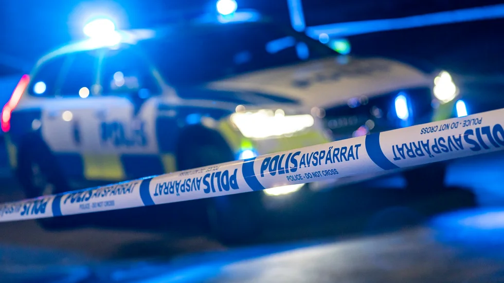 Ett dussintal polisbilar sågs under torsdagskvällen i östra Blekinge, där en man sedan greps misstänkt för grovt vapenbrott. Arkivbild.
