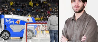 "Jag golvas av korvgubbarna i den lokala ishallen"