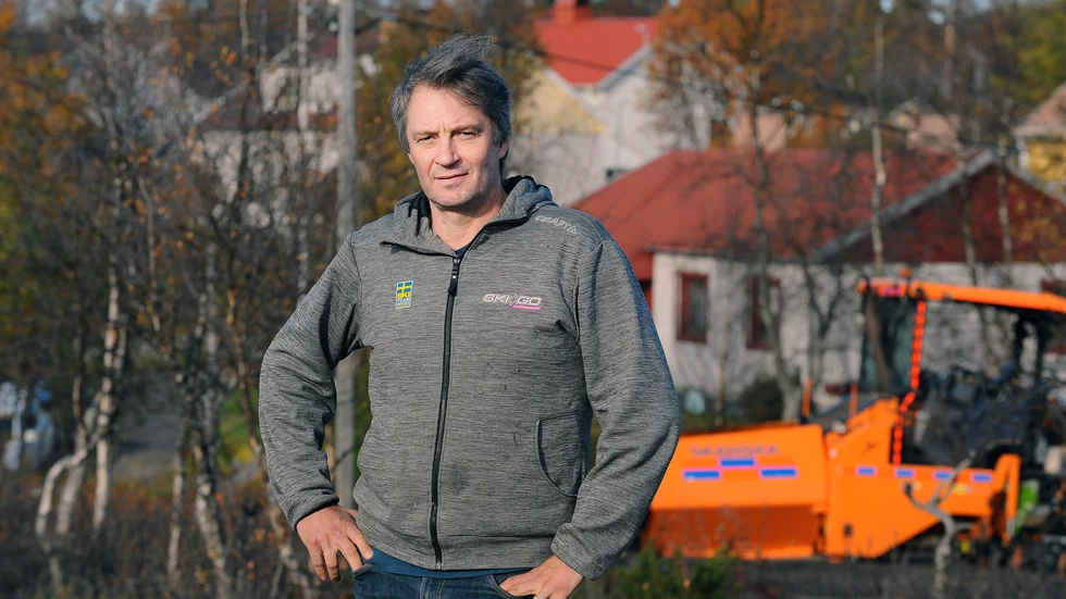 Förre skidstjärnan Christer Majbäck är kritisk till hur FIS har hanterat det egna beslutet om ett totalt flourförbud i skidvallor. "Det bästa beslutet nu hade varit att skjuta på förbudet i två år".