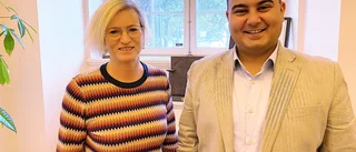 Vid femtiden blixtrade hon till