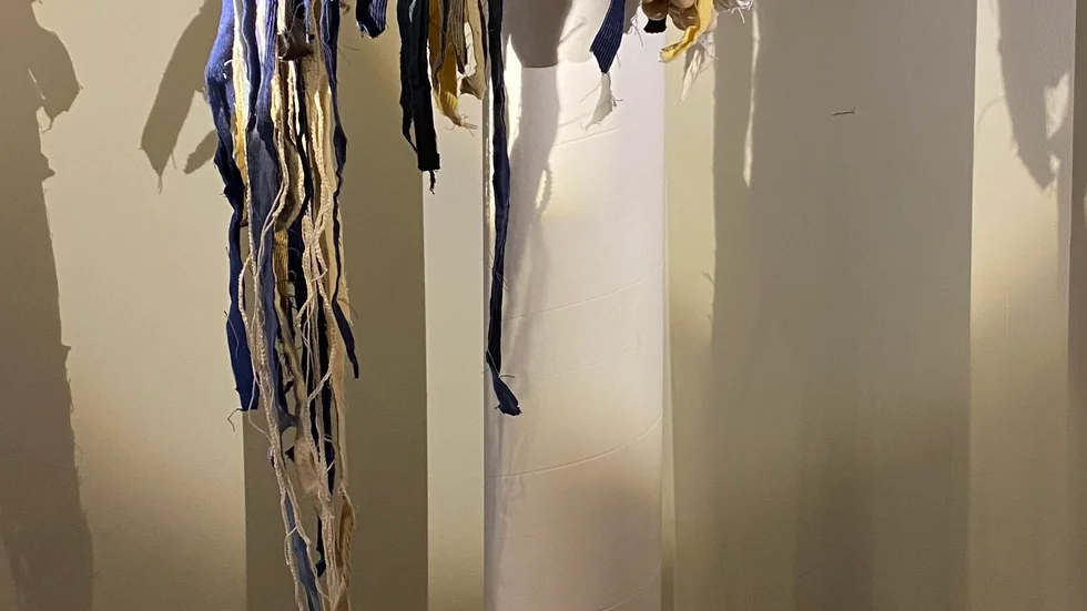 Elisabet Sundelin, "Svanens öga", virkad skulptur.