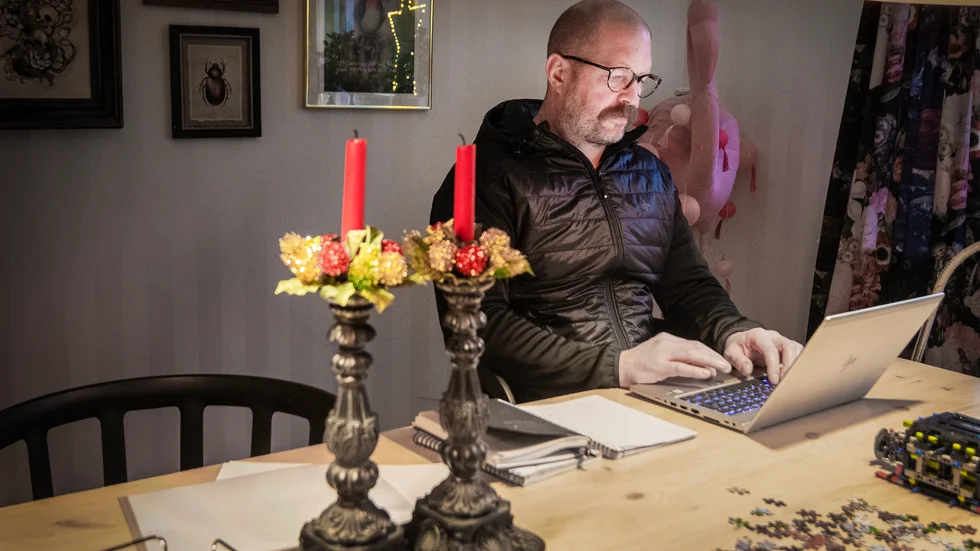 Daniel Wallin, 40, jobbar som distriktschef för Kone och har jobbat hemma sedan i mars på grund av pandemin.