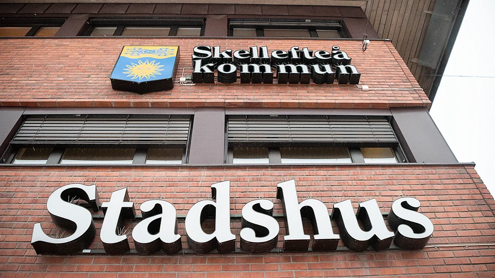  Cecilia Lundberg, verksamhetschef för socialpsykiatrin i Skellefteå kommun, berättar att det är svårt att trygga säkerheten på servicebostaden ifråga. 
