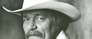 Countryartisten Ed Bruce död