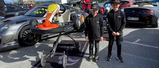 Unga racing-kompisarna: "Roligast att köra fort i kurvorna"