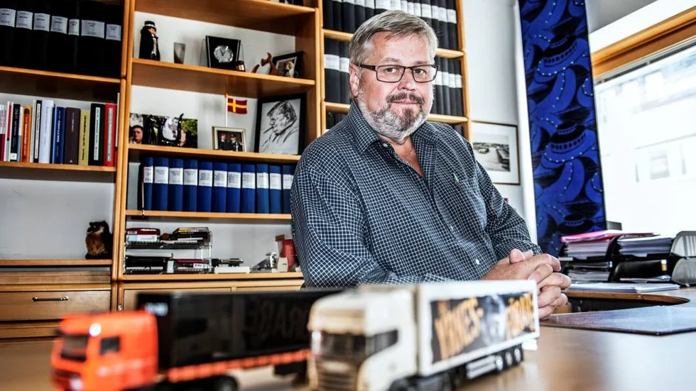 DET RÄTTA ANSIKTET. "SD har visat sitt rätta ansikte. Måtte nu alla arbetare som tänkt rösta på dem inse vilket arbetarfientligt skitparti de är", säger Transports ordförande Lars Lindgren till tidningen Arbetet.