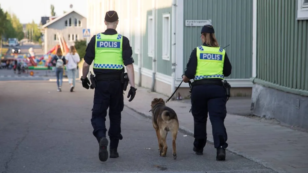 Polisen kom till platsen efter den misstänkta misshandeln. Där greps 30-åringen och anhölls senare under natten. (Arkivbild)