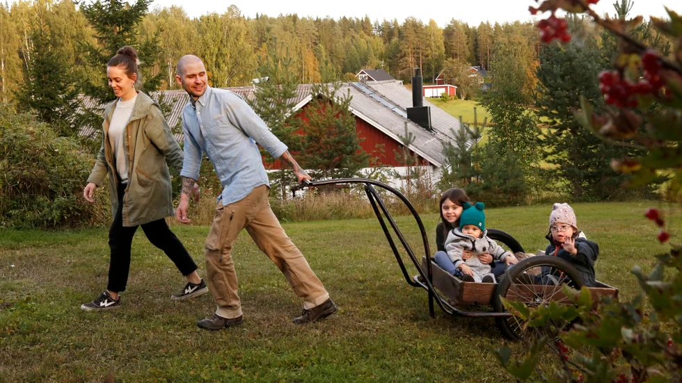 Hemma hos familjen Granqvist/Risberg spelar diagnoserna inte någon roll. Mamma Angelica, pappa Joel, Vilja, Nils och Rut trivs tillsammans och ser ljust på framtiden.