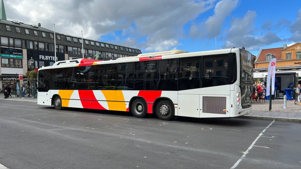 För att få fler att prova på kollektivtrafiken har Östgötatrafiken en heldag där den som har en giltig biljett får ta med en kompis utan att det kostar något extra.