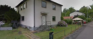 Nya ägare till stor villa i Motala - 3 000 000 kronor blev priset