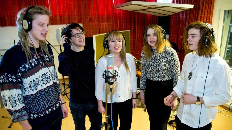 Elias Sjöwall, Kevin Hamring, Cajsa Söderman, Rebecca Lundholm och Albin Eidhagen i Stamporkestern.