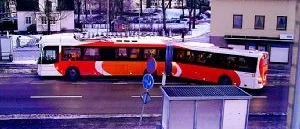 Bussar blockerar vägen