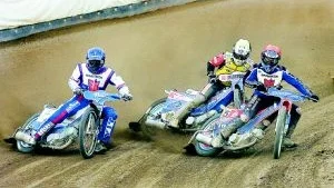 Vargarna laddar nu för semifinal i allsvenskan. Frågan är om man börjar borta eller hemma?