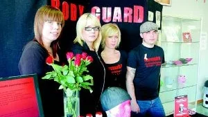 Det vinnande UF-företaget, Bodyguard UF. Fr v Emma Kronqvist Lundby, Helena Netzell, Malin Verngren och Pontus Lycke. Foto: Matilda Wiman.