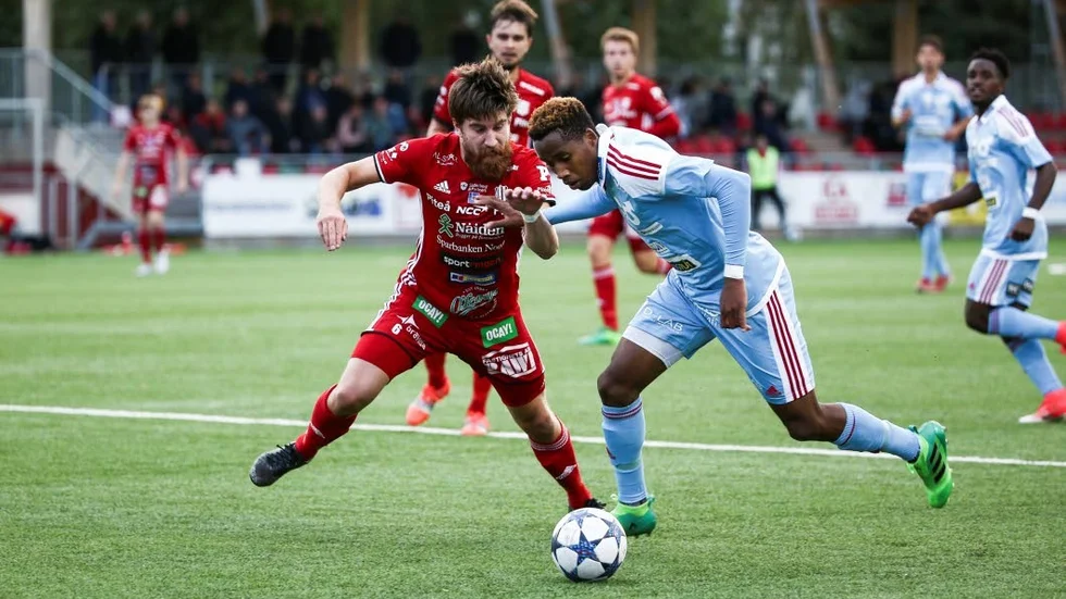 BRA. Joachim Olofsson var riktigt bra i spelet en mot en mot Degerfors.