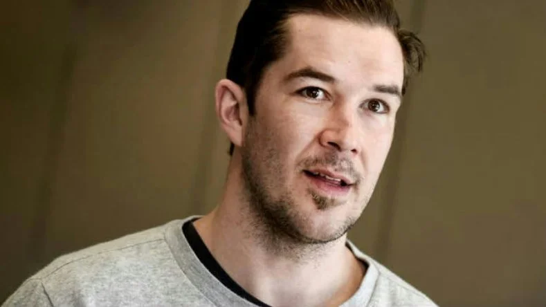 MÅLSKYTT. Jimmie Ericsson gjorde mål direkt för Lejon i Hockeyettan.