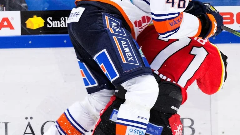 AVSTÄNGD! Växjös Raniel Rahimi stängs av i fem matcher och får dessutom böter efter huvudtacklingen mot Luleås Einar Emanuelsson. (Arkivbild).