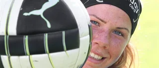 Jessica med på bänken mot Brasilien