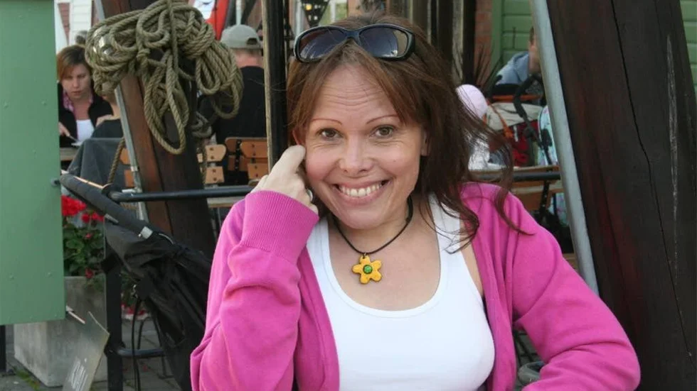 Ninni Schulman läser en del andra deckare. Hon tycker det är bra att man läser andras böcker för att forma sitt eget språk, men tycker inte att man ska jämföra sig med andra författare.
- Sådant gör att man blir hämmad, säger hon.