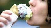 Visst är glass svalkande och gott - men ibland är det också en ren bakteriehärd. I Norrköping innehöll var femte glass så mycket bakterier att miljö- och hälsoskyddskontoret gjorde en anmärkning.
FOTO: SUSANNE LUNDBÄCK