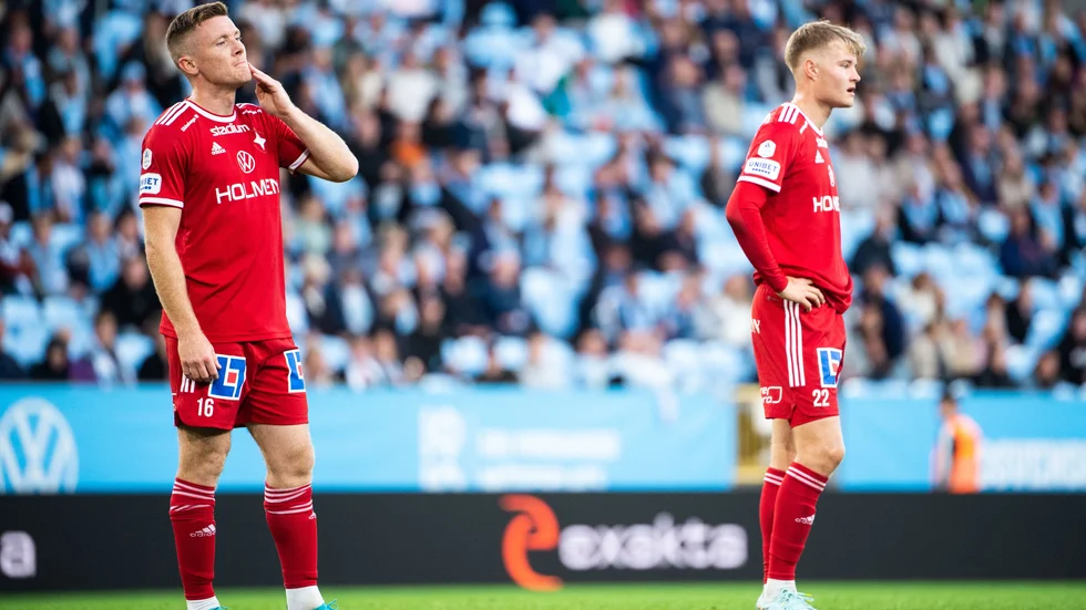 Viktor Agardius och Andri Lucas Gudjohnsen deppar.