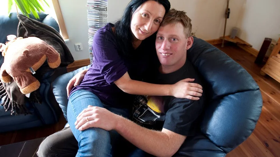 Nyblivna föräldrar. Nu har Bonde söker fru-paret Sandra och Klas Karlsson fått en son.