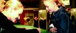 Frida fick första autografen av sin idol