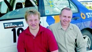Stig-Olov Walfridson och kartläsaren Lars Bäckman strålade ikapp efter segern i Majpokalen. 
FOTO: ÅKE SVENSSON