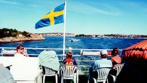 Båt på färd från Strömstad till Kosteröarna. Under den fridfulla ytan döljer sig tydligen onda tankar - där också. 
Foto: Scanpix
