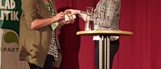 Sjölund avtackad av Annie Lööf