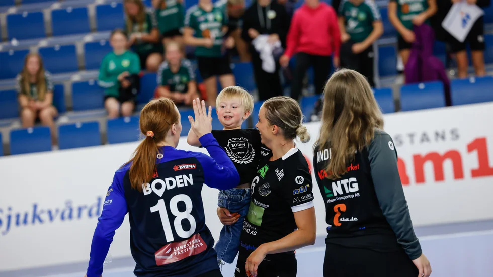 Emmy Nordmark med sonen Bosse.